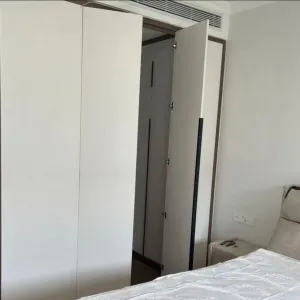 He Jing Ying Yue Tai