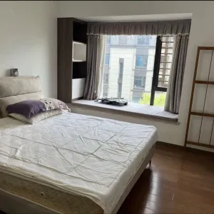 He Jing Ying Yue Tai