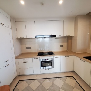 Bin Jiang Jin Mao Fu 