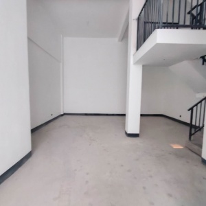 地铁万科天空之城月之庭