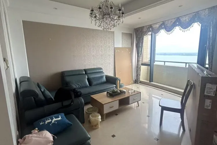 郁金香岸揽江苑