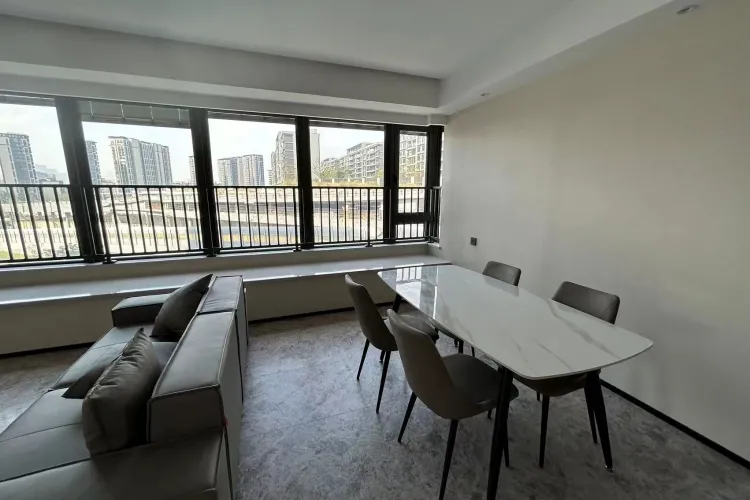 地铁万科天空之城月之庭