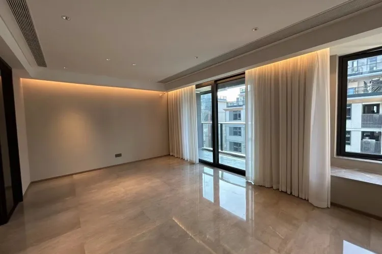 地铁万科天空之城月之庭