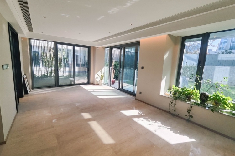 地铁万科天空之城月之庭